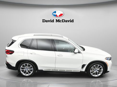 Used 2025 BMW X5 xDrive50e AWD/4WD image 42