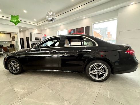 Used 2023 Mercedes-Benz E 350 4MATIC Sedan image 4