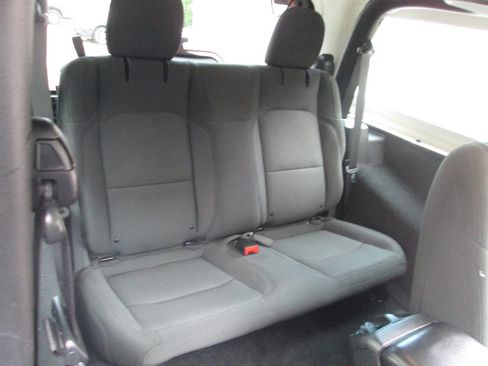 Used 2023 Jeep Wrangler 4WD Sport image 16