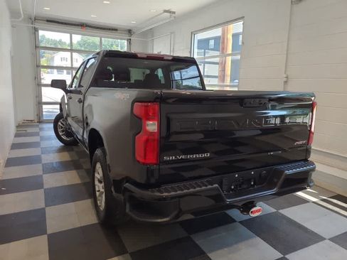 Used 2023 Chevrolet Silverado 1500 RST AWD/4WD image 3