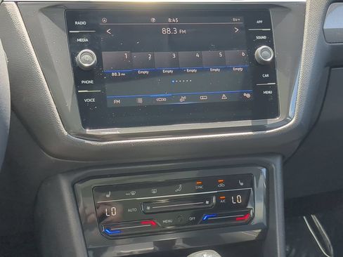 Certified 2023 Volkswagen Tiguan SE w/ Panoramic Sunroof Package FWD image 22