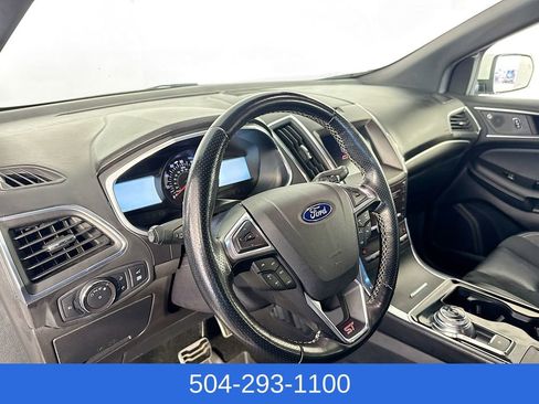 Used 2019 Ford Edge ST image 9