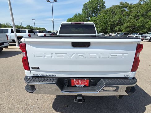 Used 2024 Chevrolet Silverado 3500 LT AWD/4WD image 7