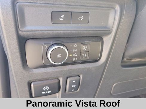 Used 2024 Ford Expedition Limited image 8