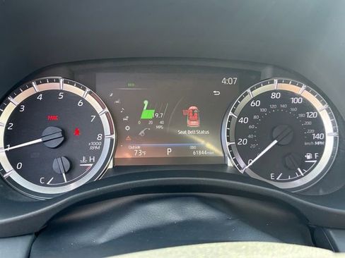 Used 2023 Toyota Highlander XLE AWD/4WD image 16