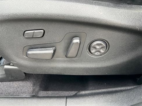 Used 2017 Kia Sorento SX image 10