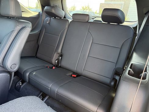 Used 2025 Chevrolet Traverse LT image 26
