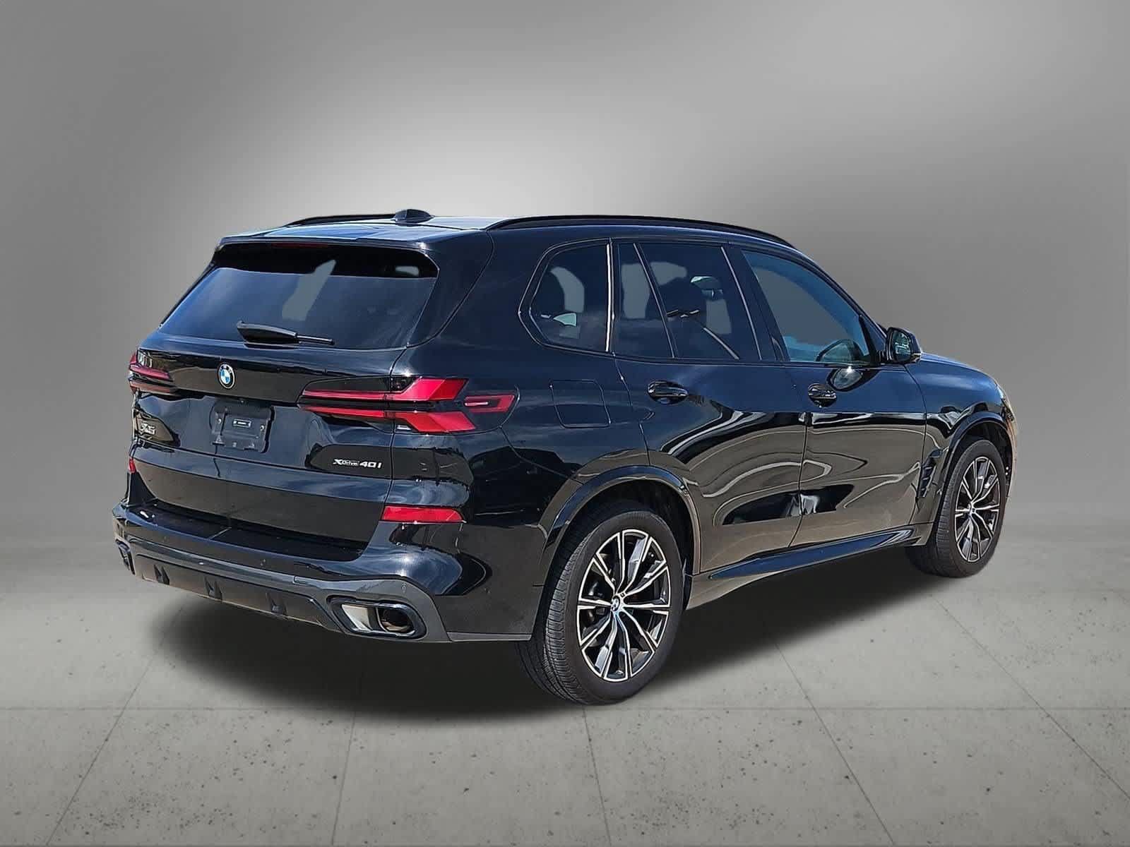 Used 2024 BMW X5 xDrive40i w/ M Sport Package AWD/4WD image 6
