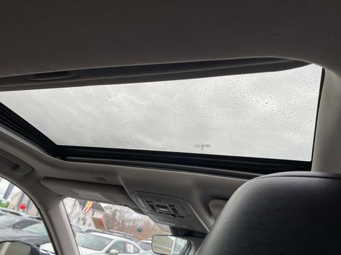 Used 2022 Toyota Highlander XLE image 7