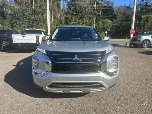 Used 2024 Mitsubishi Outlander SE image 11