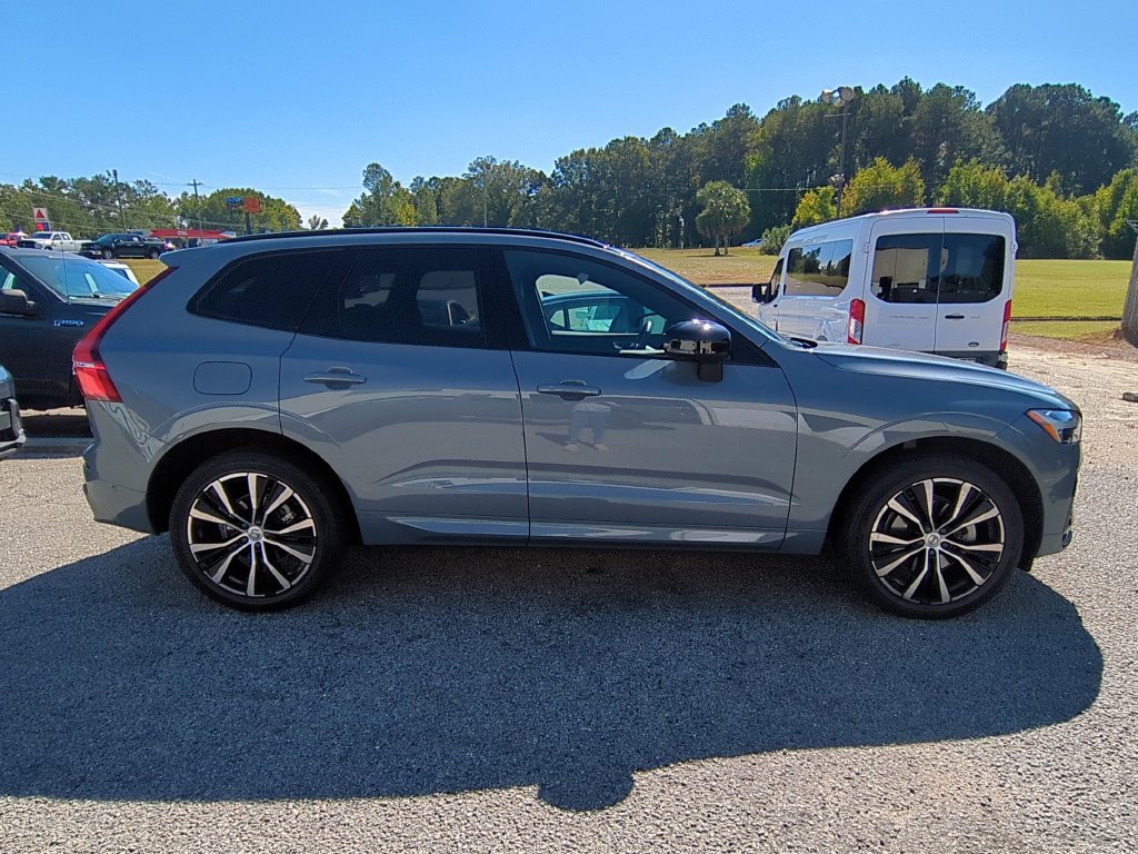 Used 2023 Volvo XC60 B5 Ultimate FWD image 6