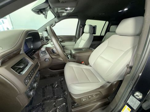 Used 2024 Chevrolet Suburban Z71 w/ Off-Road Capability Package image 13