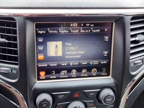 Used 2014 Jeep Grand Cherokee Limited image 16