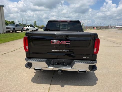 Used 2019 GMC Sierra 1500 SLT w/ SLT Premium Plus Package AWD/4WD image 4