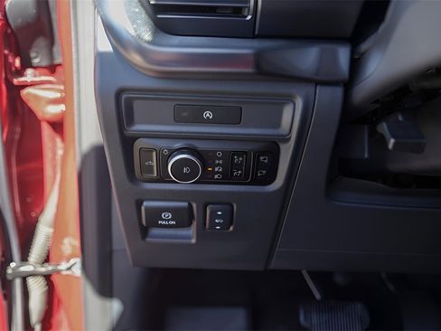 Used 2025 Ford F150 Lariat w/ Equipment Group 502A High image 18