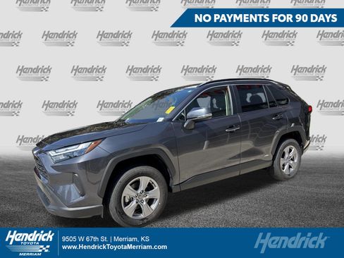 Used 2025 Toyota RAV4 XLE AWD/4WD image 1