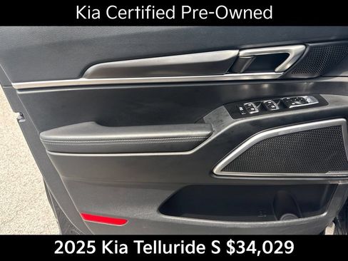 Certified 2025 Kia Telluride S AWD/4WD image 11