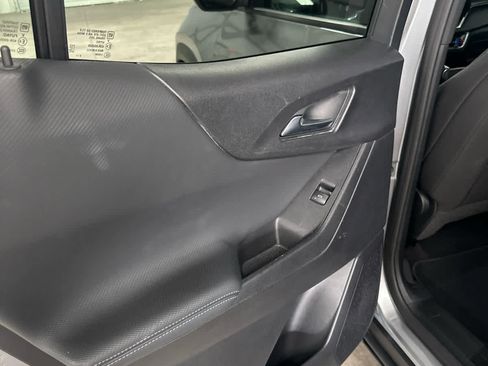 Used 2025 Chevrolet Equinox LT FWD image 19