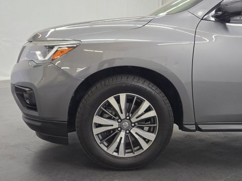 Used 2019 Nissan Pathfinder SL FWD image 6