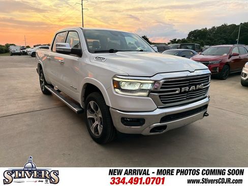 Used 2019 RAM 1500 Laramie AWD/4WD image 2