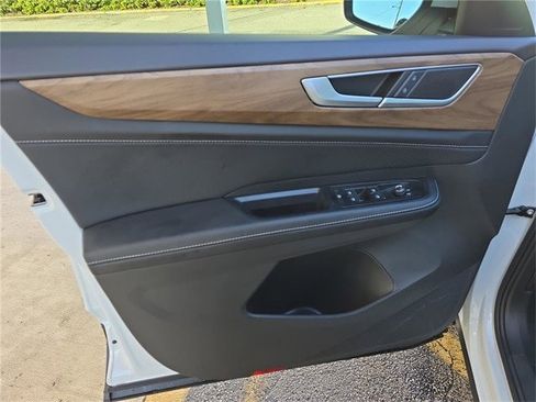 New 2026 Volkswagen Atlas SE image 16