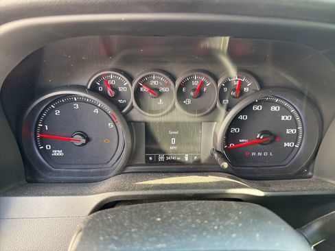 Used 2023 Chevrolet Silverado 2500 Custom w/ Custom Value Package AWD/4WD image 9