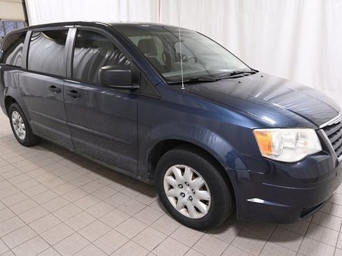 Used 2008 Chrysler Town & Country LX image 8