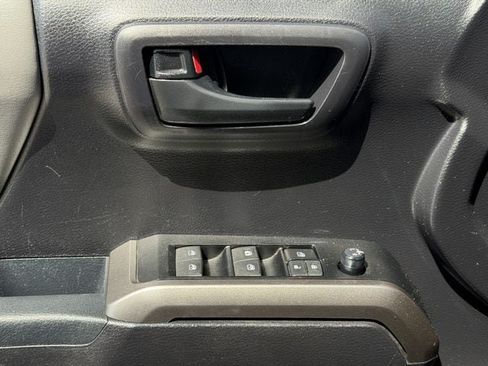 Used 2021 Toyota Tacoma SR5 RWD image 22