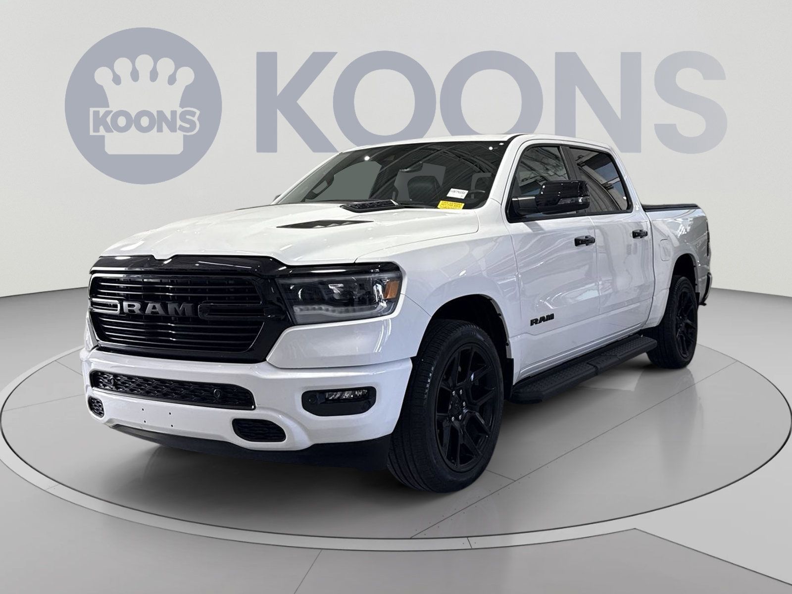 Used 2023 RAM 1500 Laramie AWD/4WD image 1