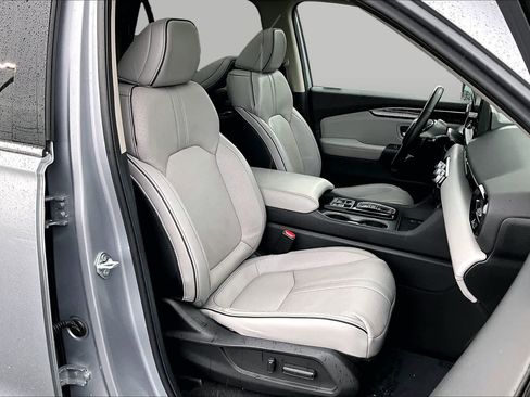 Used 2024 Honda Pilot Elite image 9