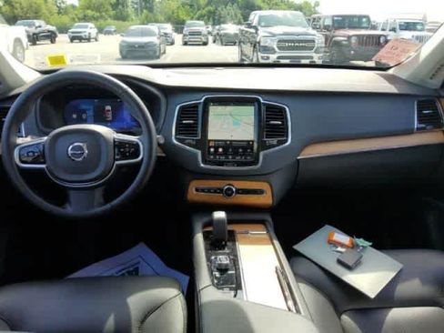 Used 2025 Volvo XC90 B6 Plus w/ Protection Package Premier AWD/4WD image 4
