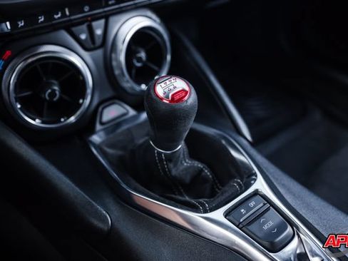 Used 2020 Chevrolet Camaro SS RWD image 14