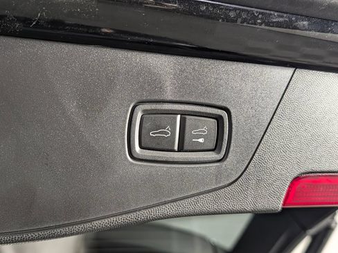 New 2026 Porsche Cayenne Electric AWD/4WD image 18