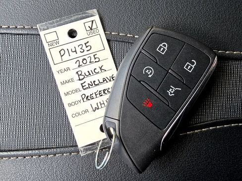 Used 2025 Buick Enclave Preferred AWD/4WD image 65