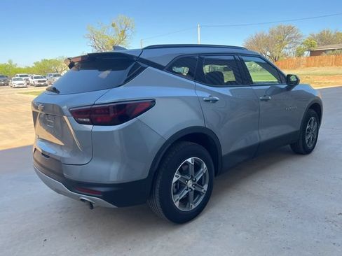 Used 2024 Chevrolet Blazer LT w/ Convenience Package FWD image 4