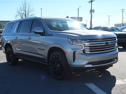 Certified 2024 Chevrolet Suburban High Country image 2