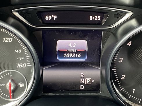 Used 2019 Mercedes-Benz GLA 250 image 21