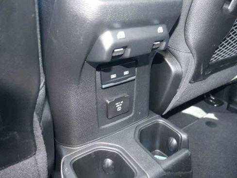 Certified 2026 Jeep Gladiator Mojave AWD/4WD image 19