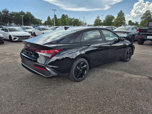 New 2026 Hyundai Elantra SEL Sport FWD image 6
