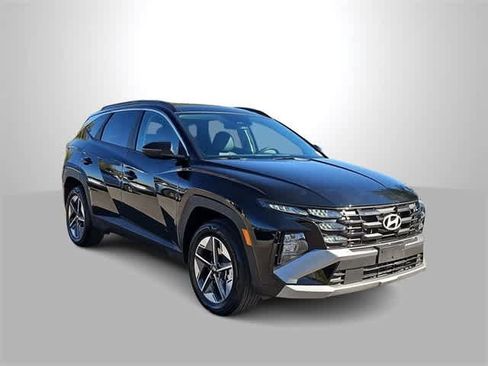Certified 2025 Hyundai Tucson SEL image 2