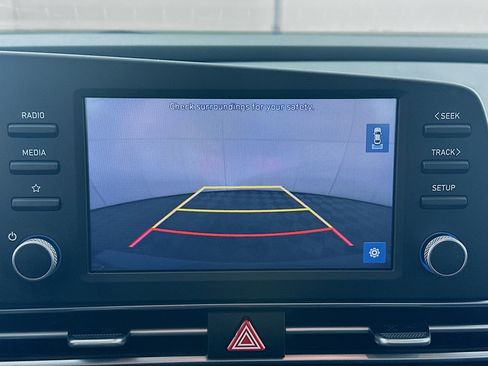 Used 2023 Hyundai Elantra SEL image 21