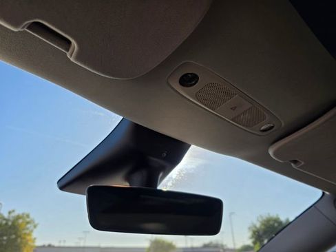 Used 2023 Tesla Model Y Long Range image 31