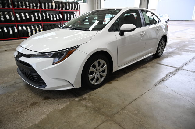 Used 2026 Toyota Corolla LE FWD image 8