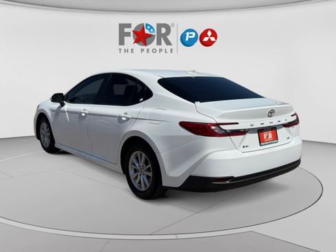 Used 2025 Toyota Camry LE FWD image 3