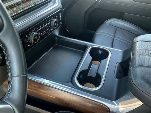 Used 2024 Chevrolet Silverado 2500 High Country w/ High Country Premium Package AWD/4WD image 19