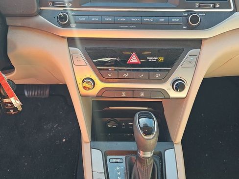 Used 2018 Hyundai Elantra SEL image 10