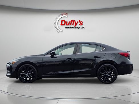 Used 2018 MAZDA MAZDA3 Touring FWD image 13
