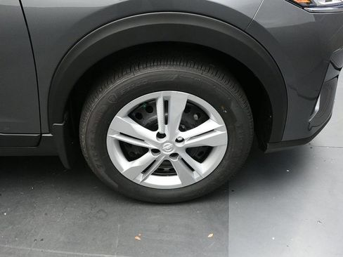 New 2025 Nissan Kicks Play S image 32