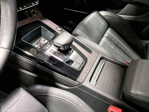 Used 2021 Audi Q5 Prestige w/ Prestige Package image 16