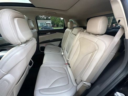 Used 2020 Lincoln Nautilus Reserve w/ Equipment Group 201A FWD image 17